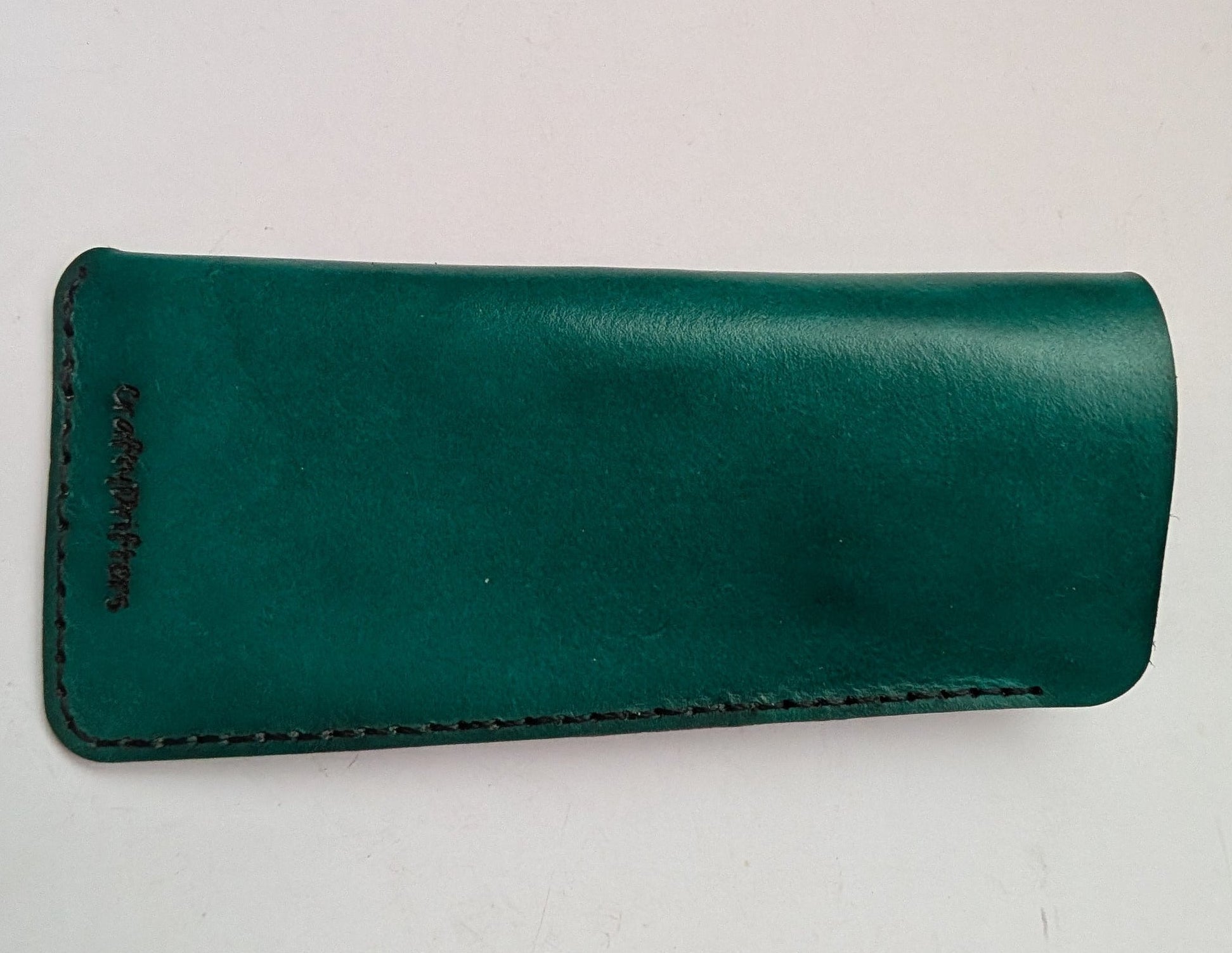 CraftyDrifters Glasses case in Green hand dyed leather
