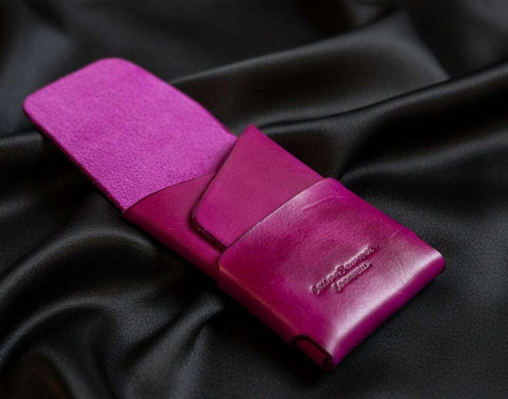 Drifters Wide Boy Stitch Free Wallet in Fuchsia