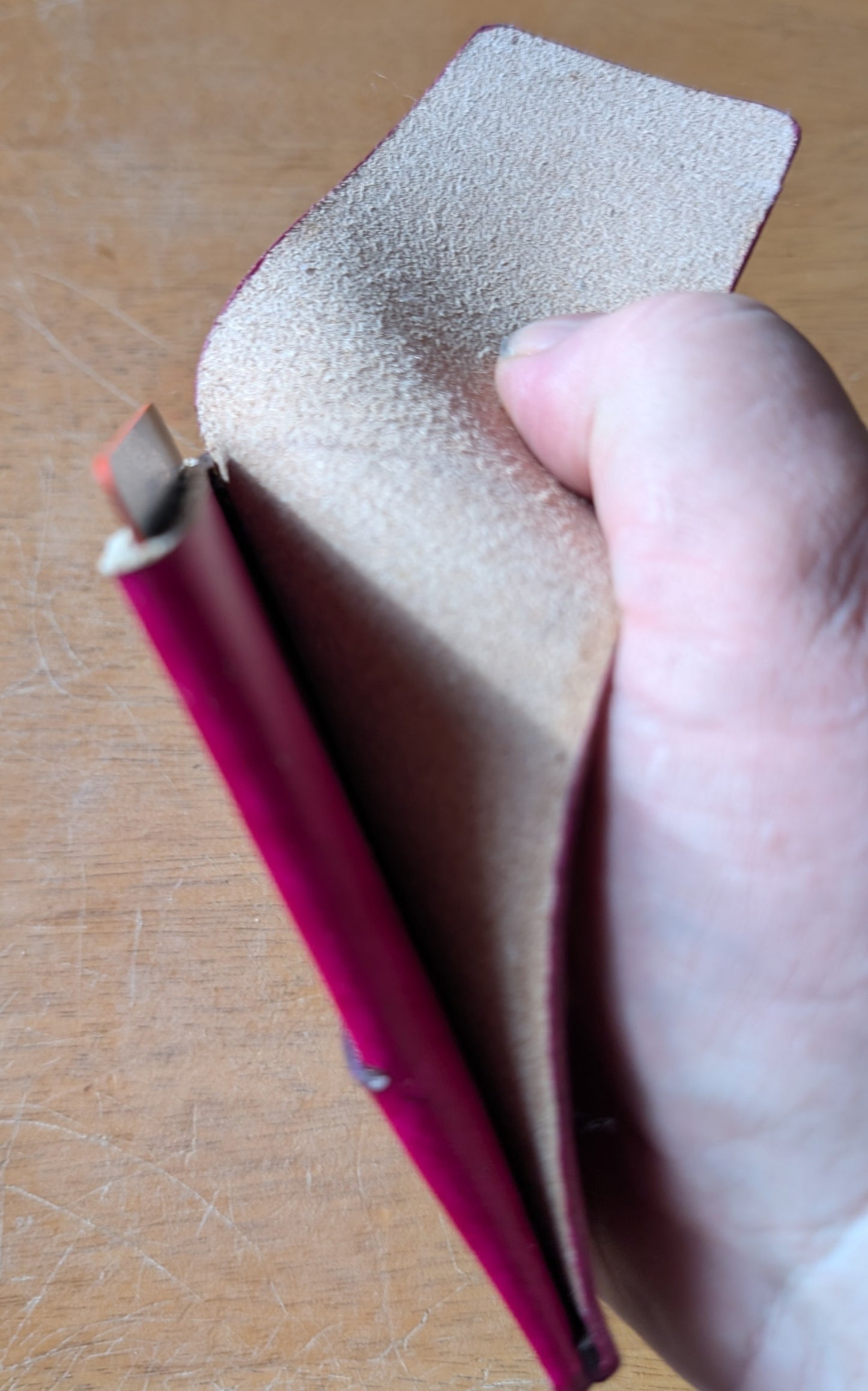 Slimline Leather Card/Cash Fold. fuchsia